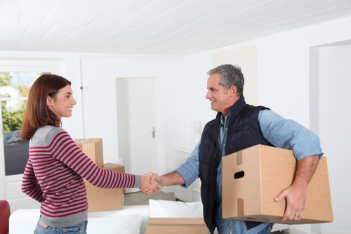 Packing and loading support for a man and van in Ham